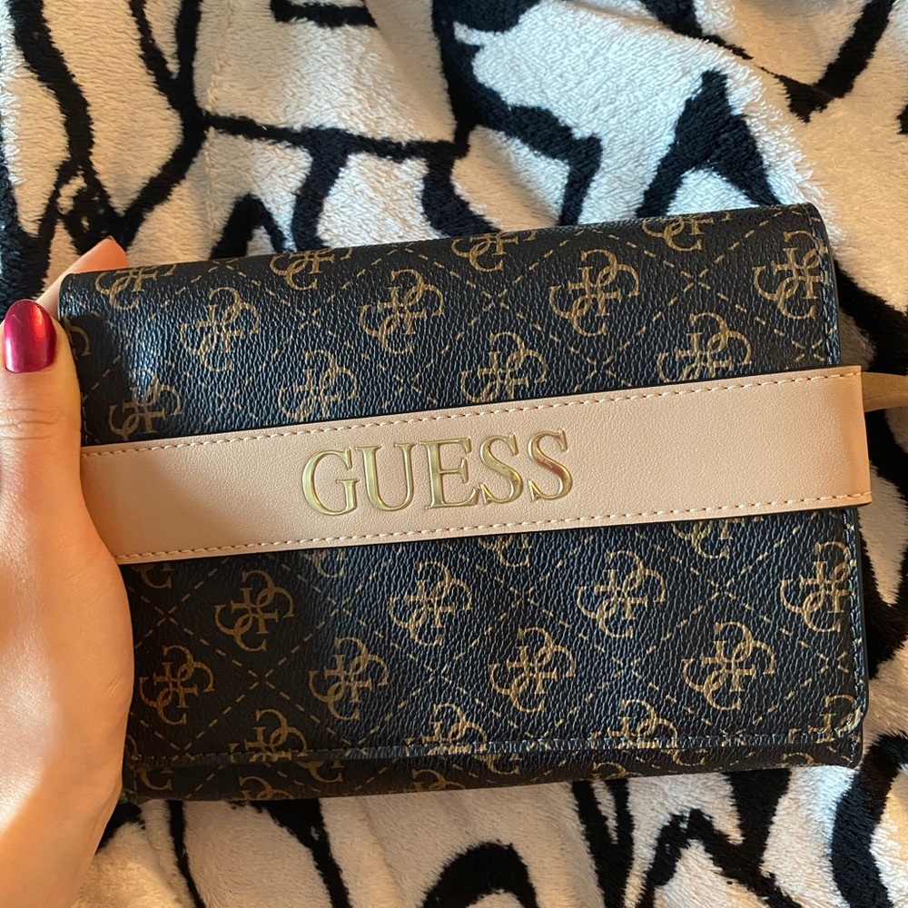 Guess belt bag 💕